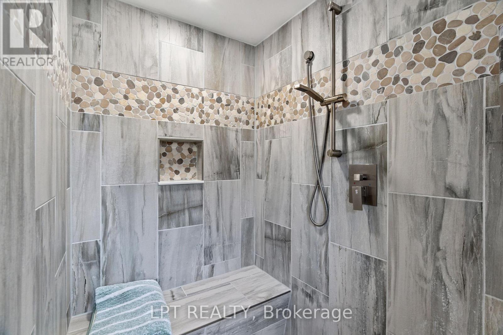 7652 Riverside Drive, Lambton Shores, Ontario  N0M 2L0 - Photo 23 - X12857372