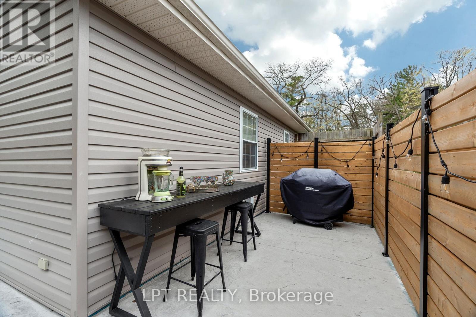 7652 Riverside Drive, Lambton Shores, Ontario  N0M 2L0 - Photo 35 - X12857372