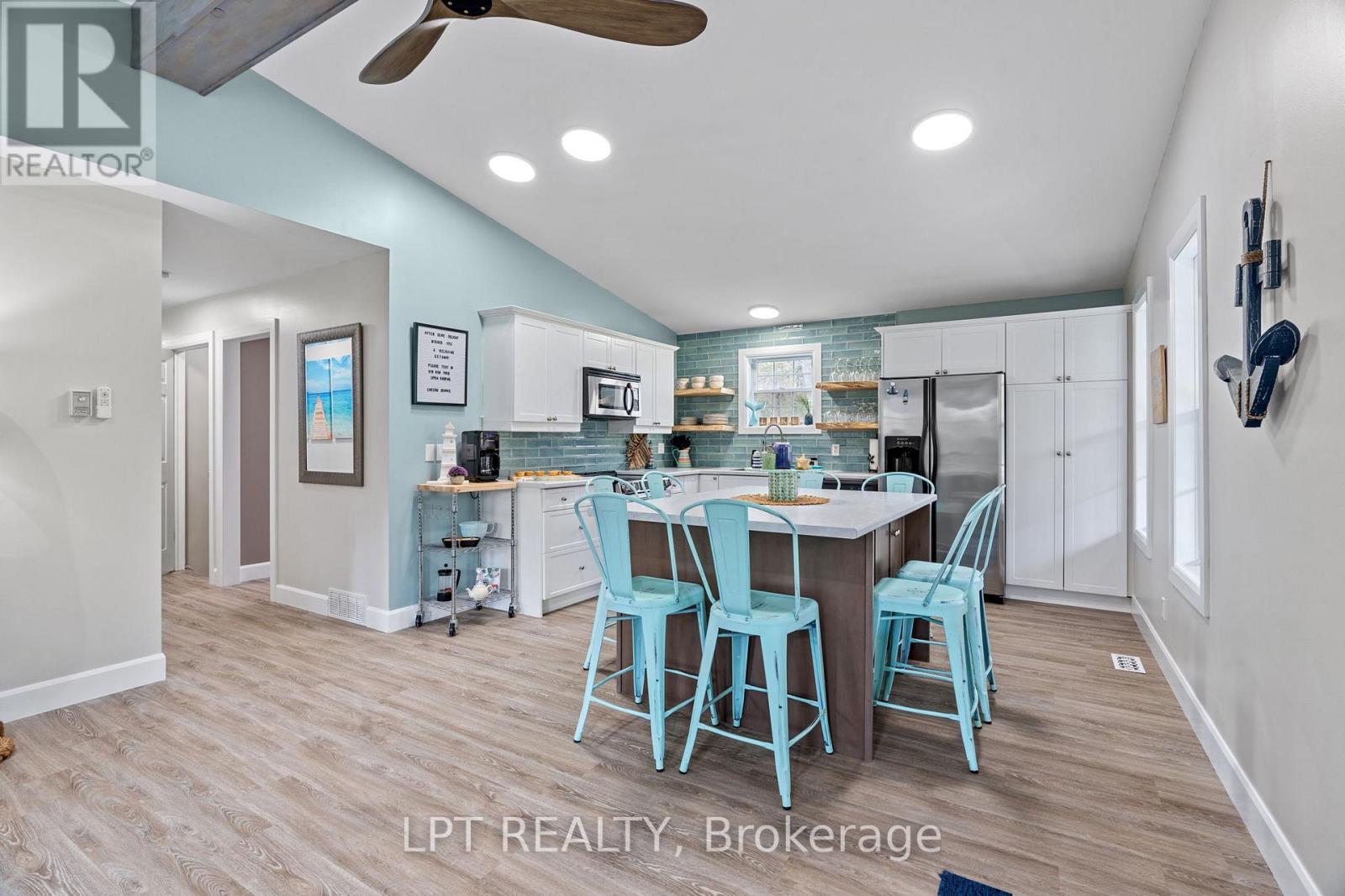 7652 Riverside Drive, Lambton Shores, Ontario  N0M 2L0 - Photo 6 - X12857372