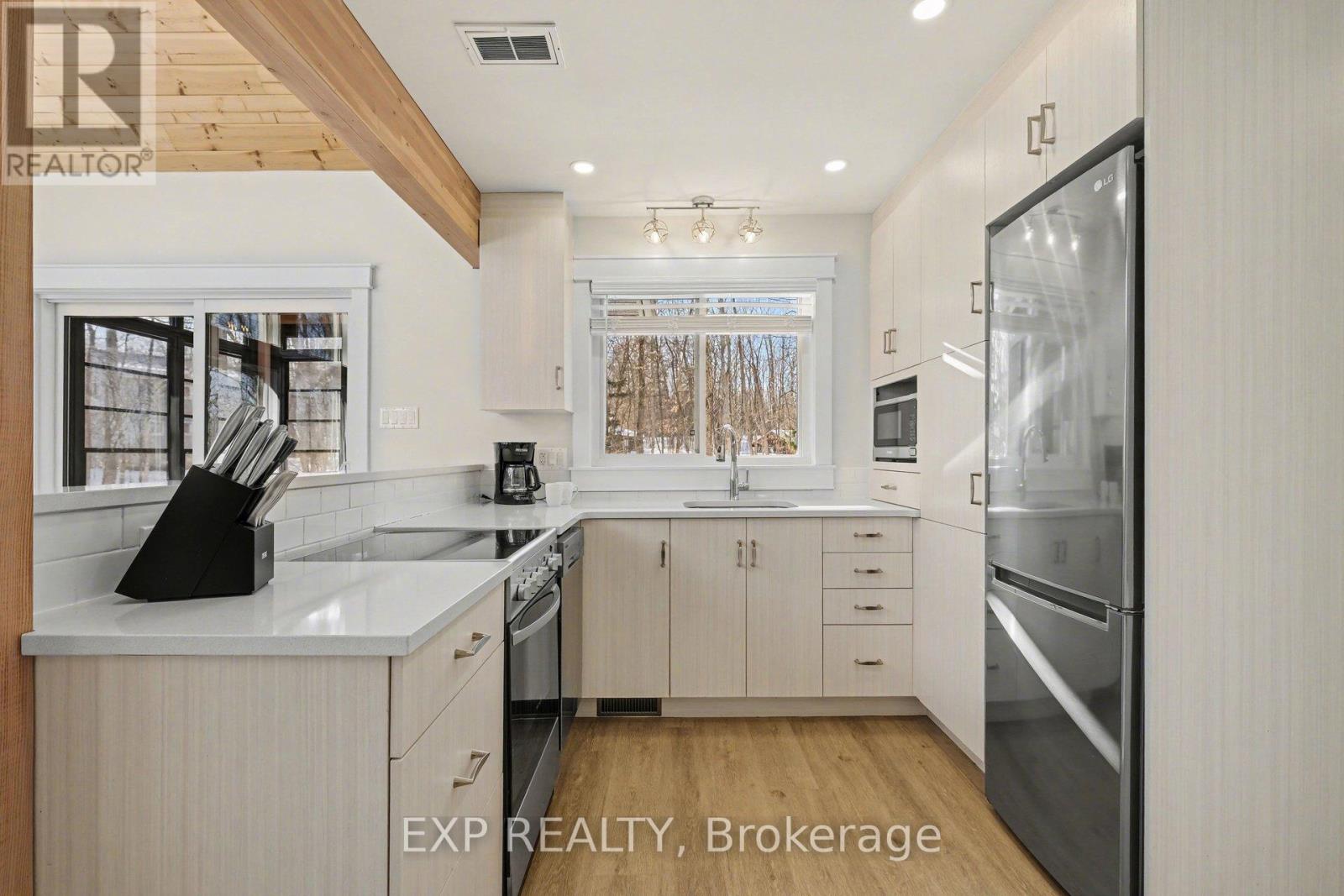 20 Crestview Drive, Greater Madawaska, Ontario  K0J 1H0 - Photo 10 - X12857374