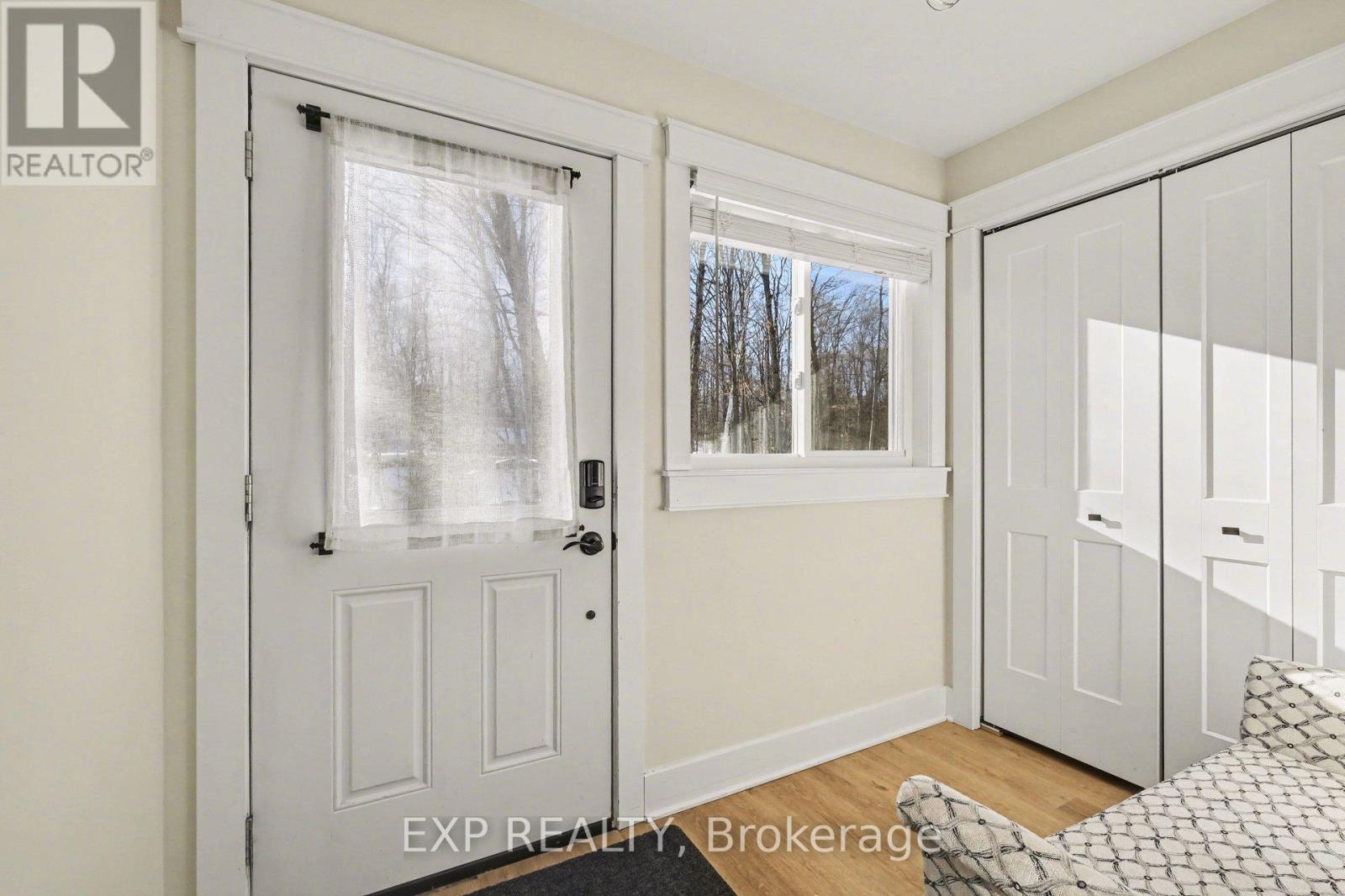 20 Crestview Drive, Greater Madawaska, Ontario  K0J 1H0 - Photo 4 - X12857374