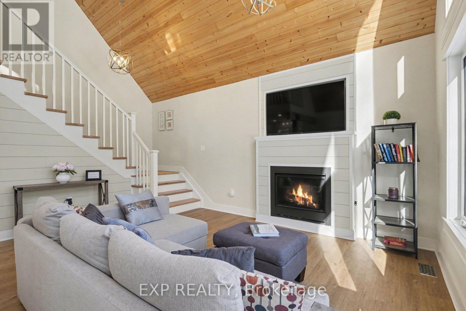 20 Crestview Drive, Greater Madawaska, Ontario  K0J 1H0 - Photo 6 - X12857374