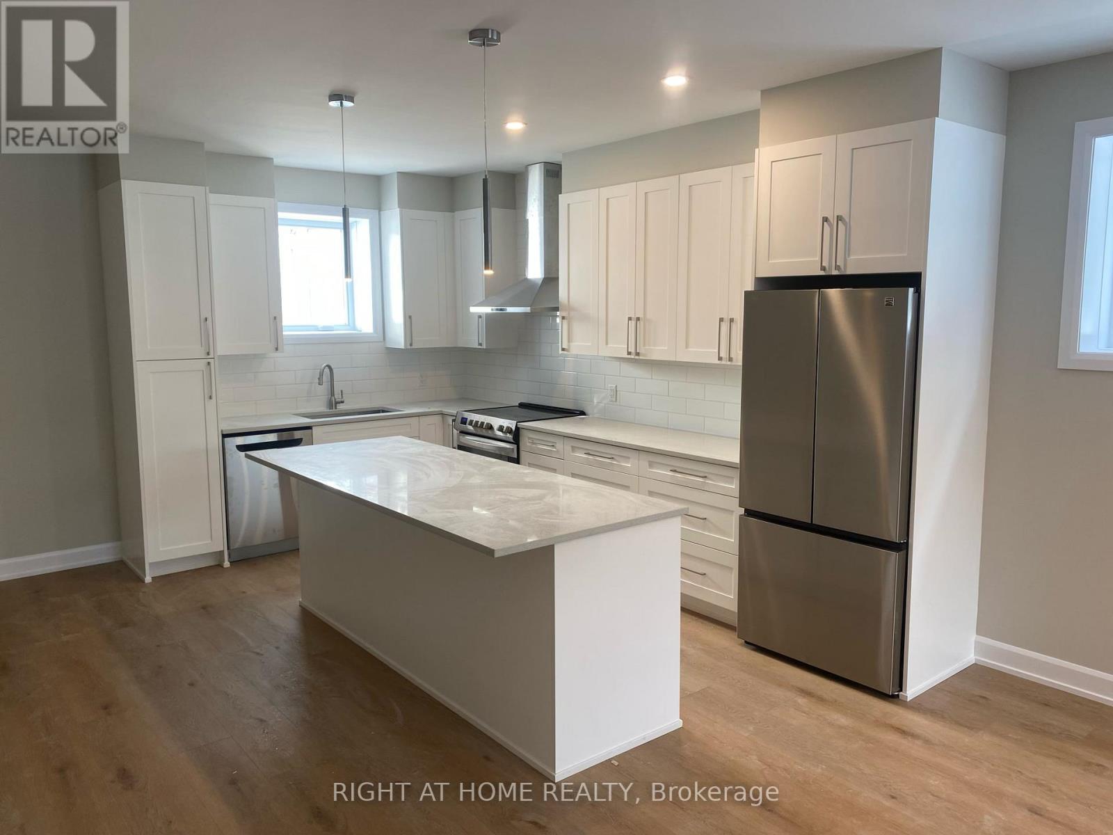 A - 922 Cologne Street, Russell, Ontario  K0A 1W0 - Photo 2 - X12796166