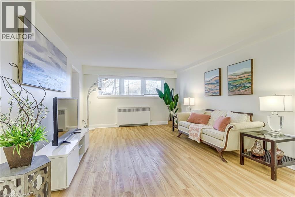 288 Reynolds Street Unit# 1, Oakville, Ontario  L6J 3L4 - Photo 4 - 40810413