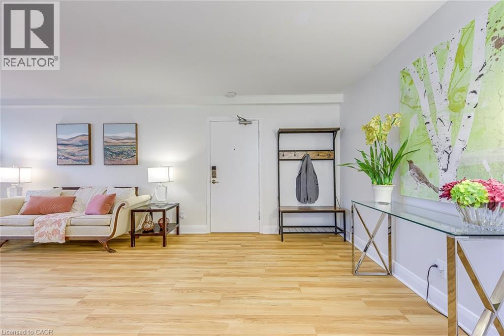 288 Reynolds Street Unit# 1, Oakville, Ontario  L6J 3L4 - Photo 5 - 40810413