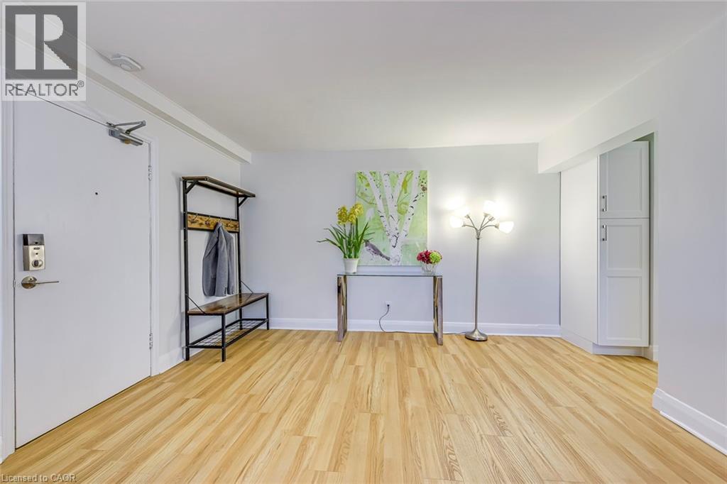 288 Reynolds Street Unit# 1, Oakville, Ontario  L6J 3L4 - Photo 6 - 40810413