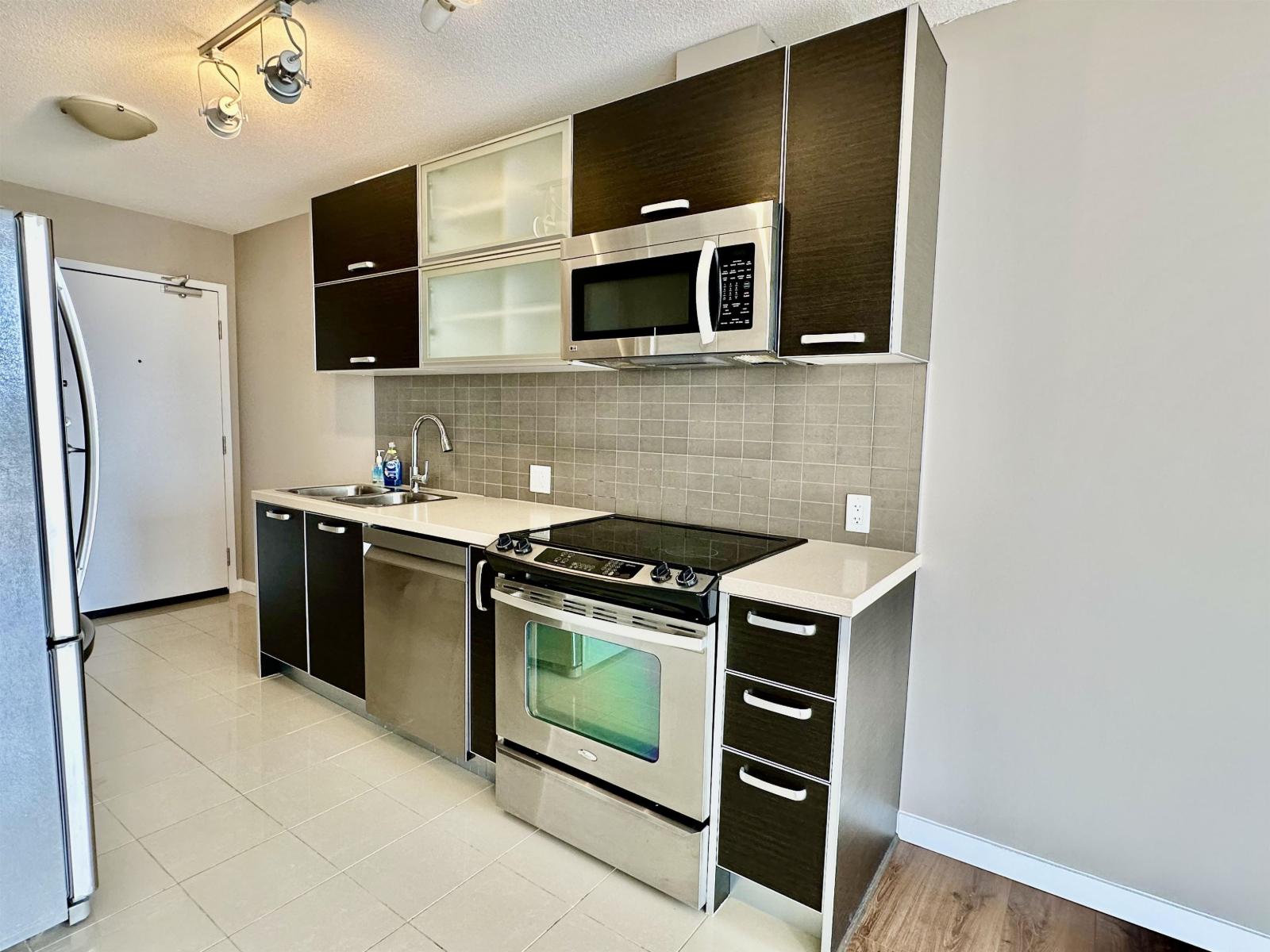 2805 9981 Whalley Boulevard, Surrey, British Columbia  V3T 0G6 - Photo 4 - R3097153