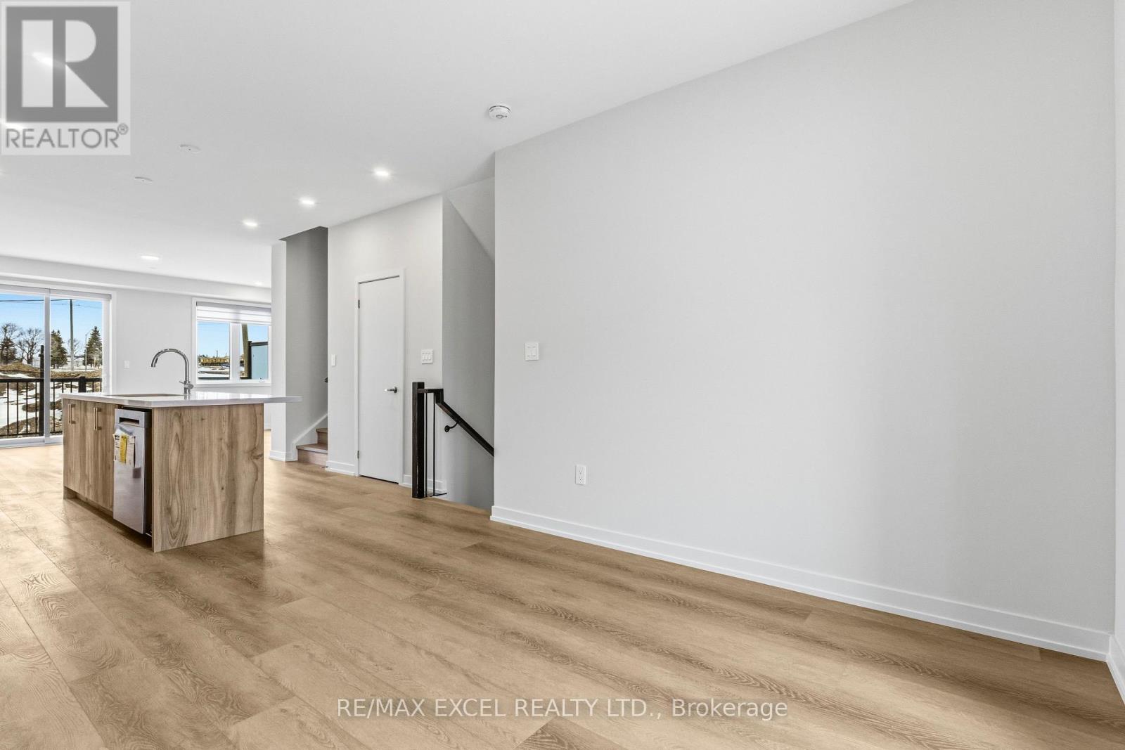 7 Peace Lane, Richmond Hill, Ontario  L4B 0J4 - Photo 10 - N12857378