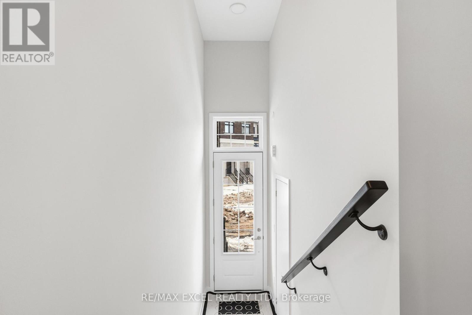 7 Peace Lane, Richmond Hill, Ontario  L4B 0J4 - Photo 2 - N12857378