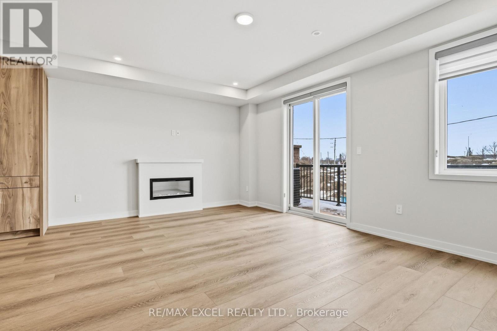 7 Peace Lane, Richmond Hill, Ontario  L4B 0J4 - Photo 6 - N12857378