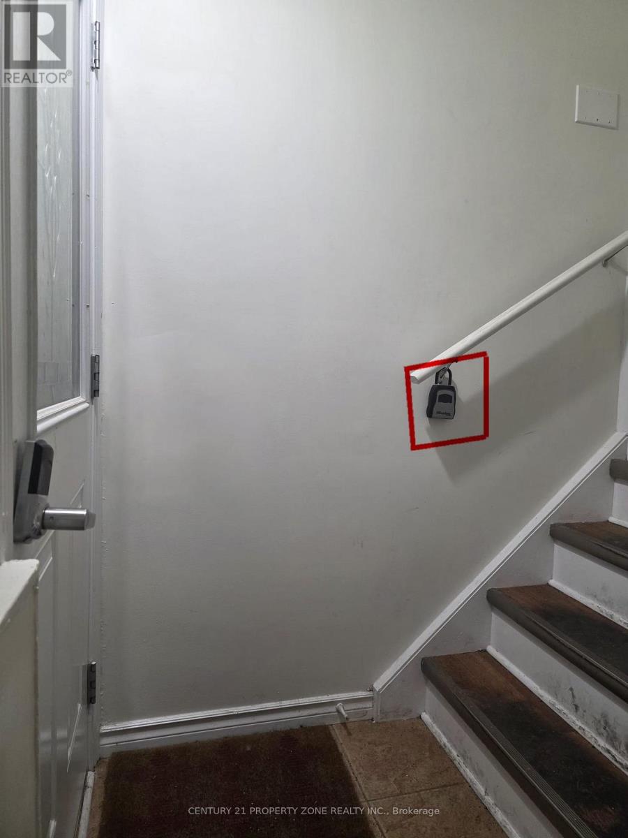 5439 Cornwall Crescent, Burlington, Ontario  L7L 3K2 - Photo 10 - W12857376