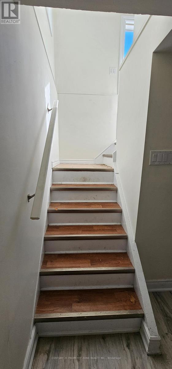 5439 Cornwall Crescent, Burlington, Ontario  L7L 3K2 - Photo 2 - W12857376