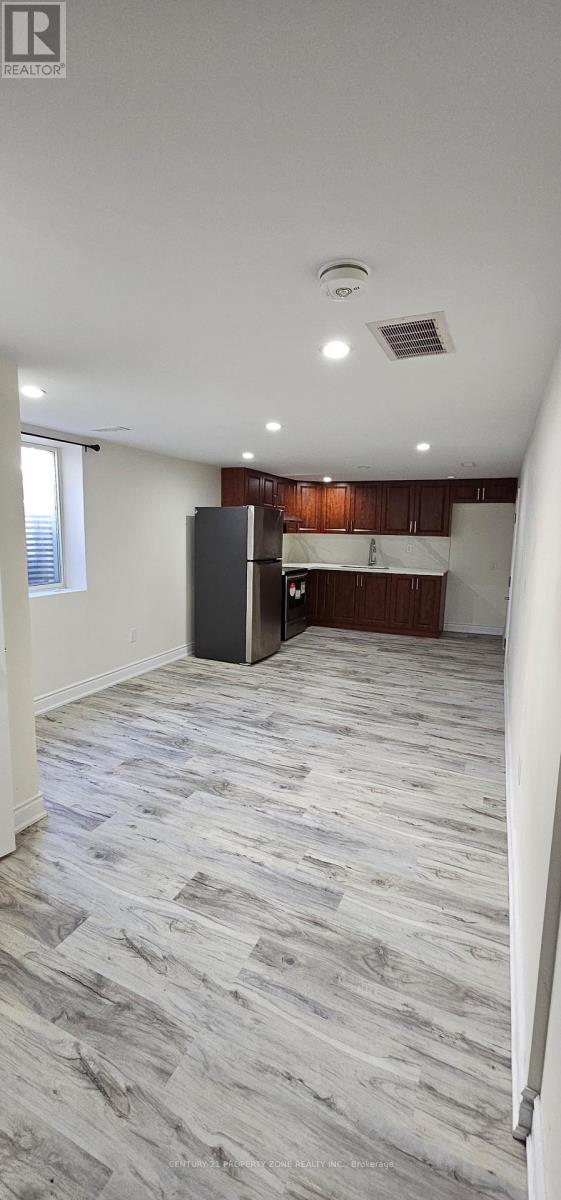 5439 Cornwall Crescent, Burlington, Ontario  L7L 3K2 - Photo 5 - W12857376