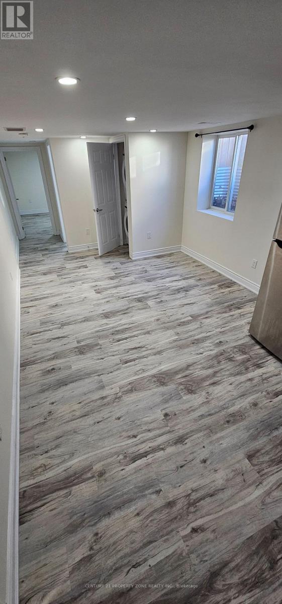 5439 Cornwall Crescent, Burlington, Ontario  L7L 3K2 - Photo 6 - W12857376