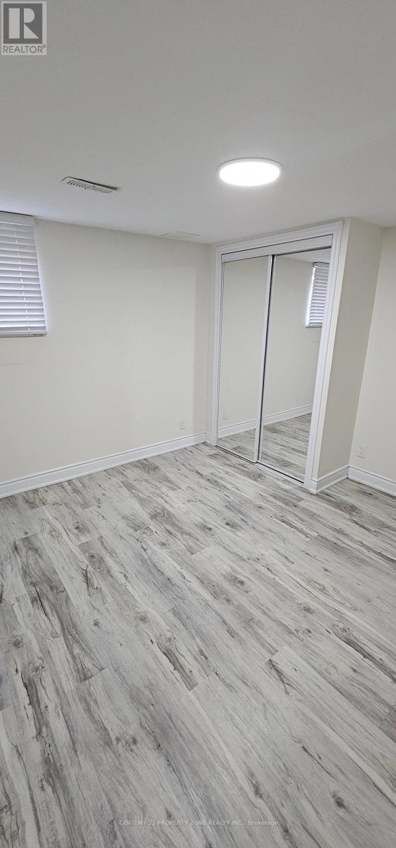 5439 Cornwall Crescent, Burlington, Ontario  L7L 3K2 - Photo 7 - W12857376