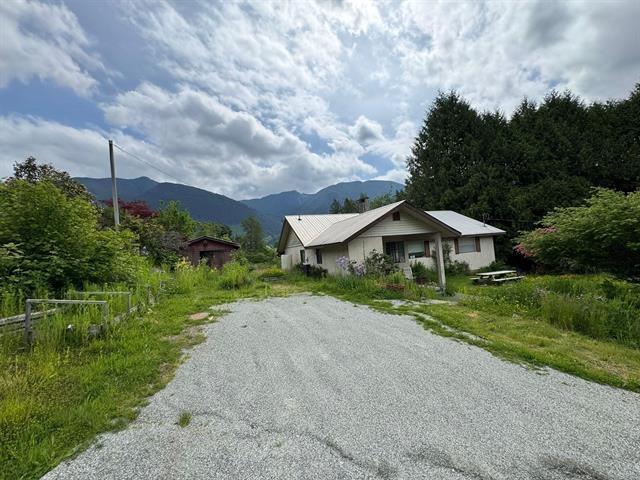 12408 Seux Road, Mission, British Columbia  V2V 4J1 - Photo 9 - R3097159