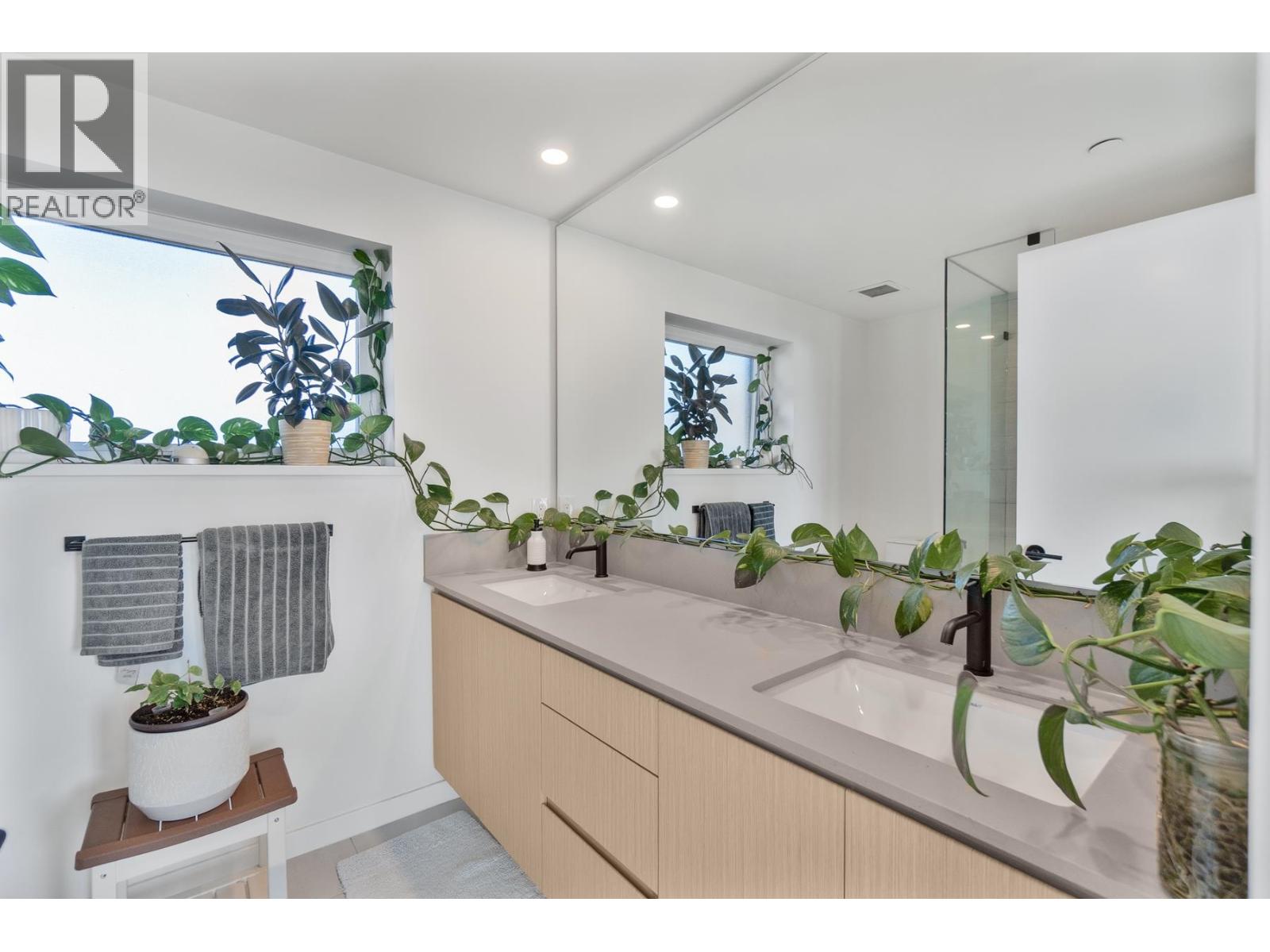 11 528 E 2nd Street, North Vancouver, British Columbia  V7L 0G8 - Photo 36 - R3097091