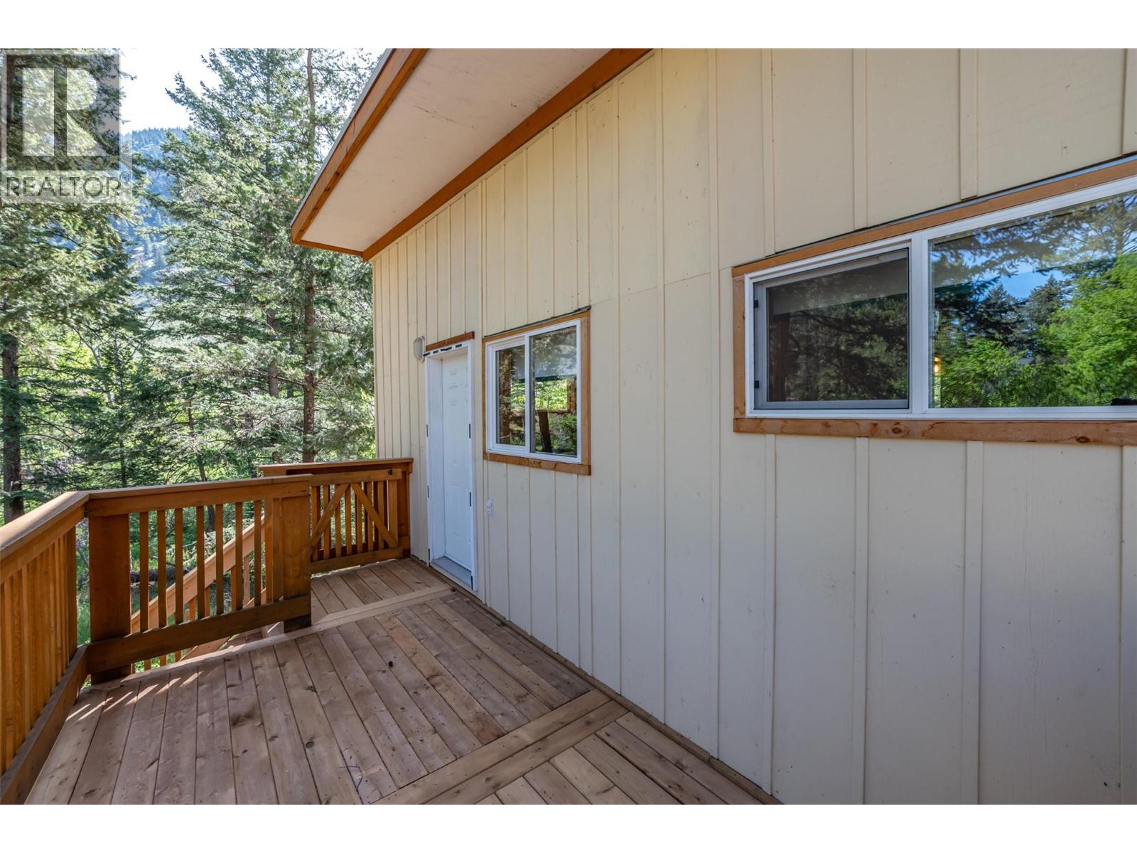 2636 11th Street, Olalla, British Columbia  V0X 1N6 - Photo 18 - 10377565