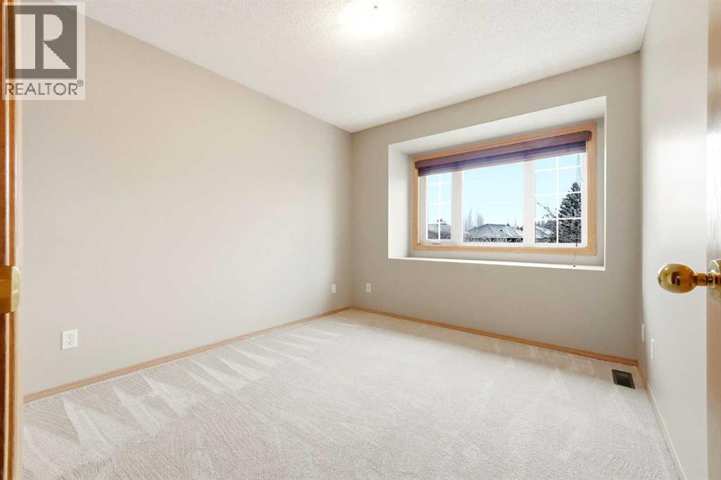 220 Mckenzie Lake Cove Se, Calgary, Alberta  T2Z 1M4 - Photo 33 - A2279570