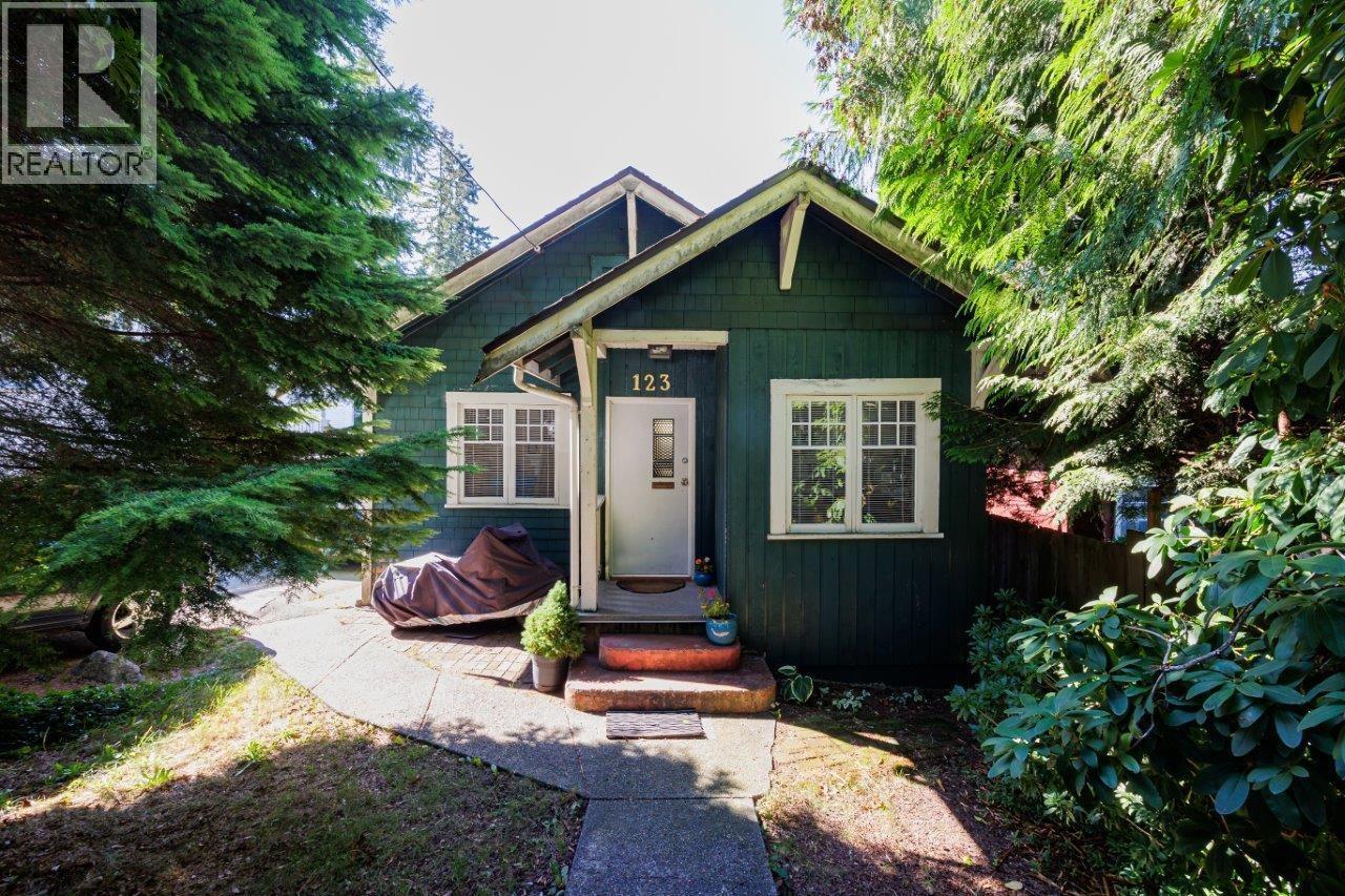 123 E KINGS ROAD, North Vancouver, British Columbia