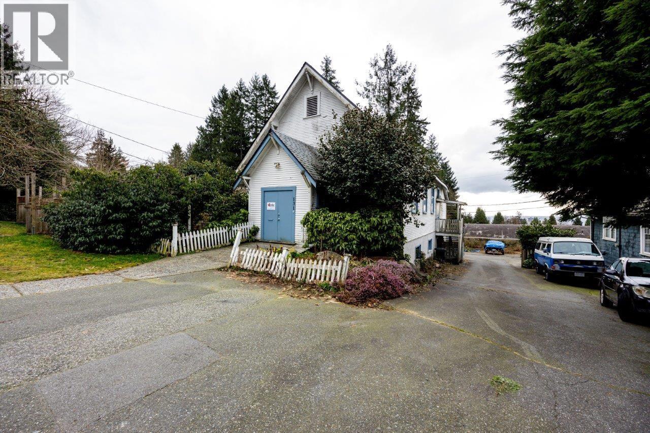 131 E Kings Road, North Vancouver, British Columbia  V7N 1H4 - Photo 10 - R3097196