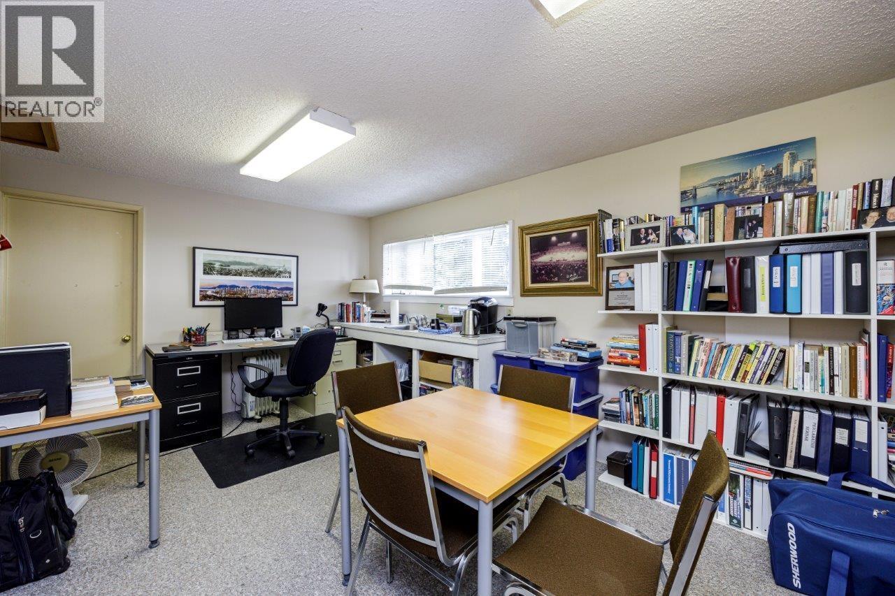 131 E Kings Road, North Vancouver, British Columbia  V7N 1H4 - Photo 31 - R3097196