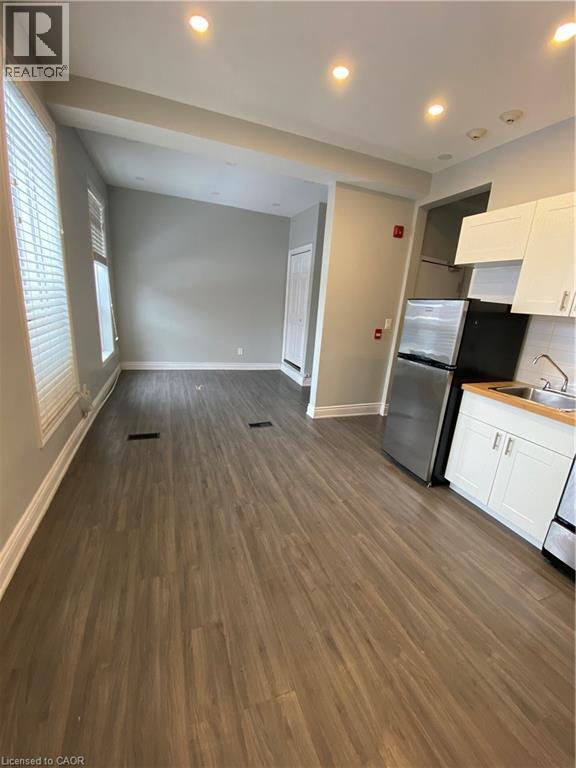 70 Victoria Avenue S Unit# 4, Hamilton, Ontario  L8N 2S7 - Photo 4 - 40810355