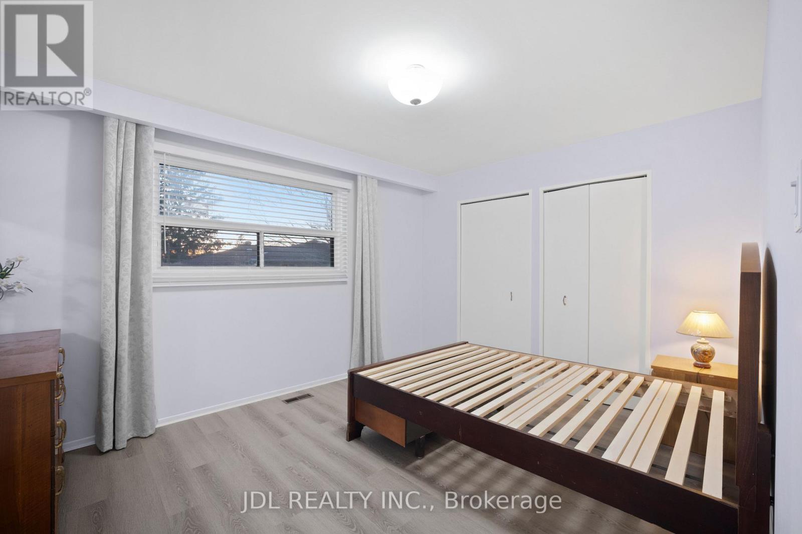 4 Lowbank Court, Toronto, Ontario  M2M 3A4 - Photo 18 - C12857404