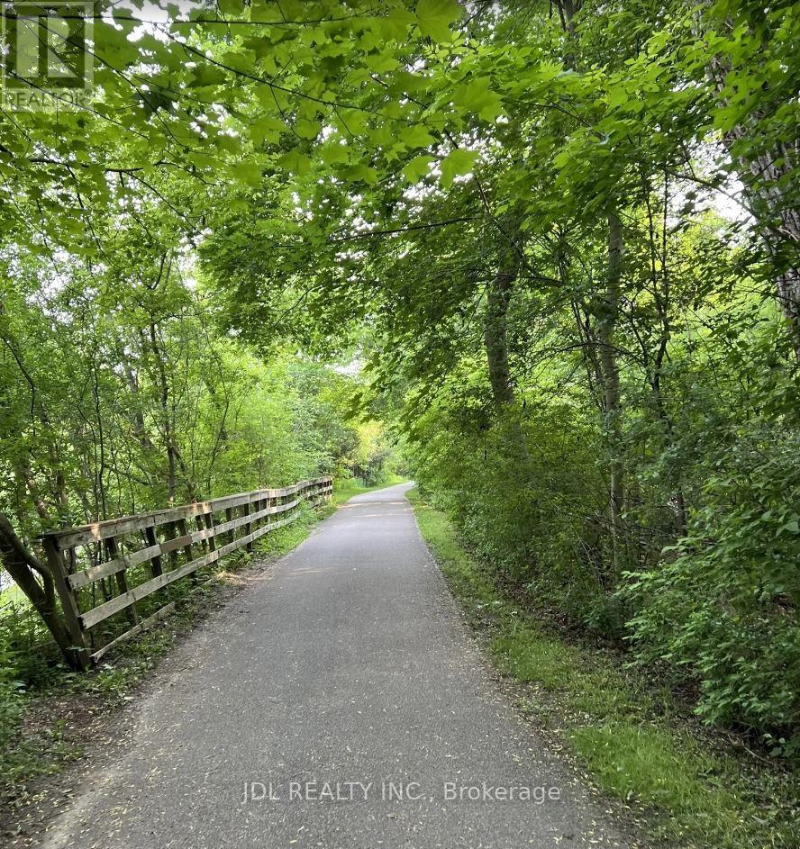 4 Lowbank Court, Toronto, Ontario  M2M 3A4 - Photo 21 - C12857404