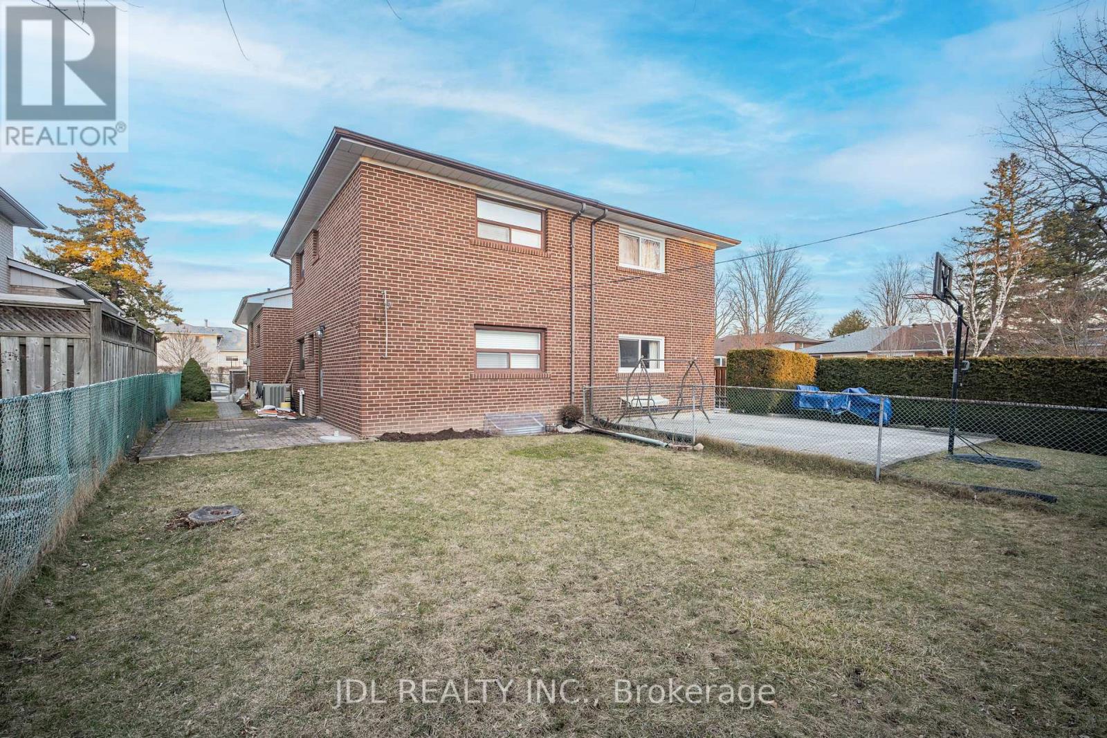 4 Lowbank Court, Toronto, Ontario  M2M 3A4 - Photo 6 - C12857404
