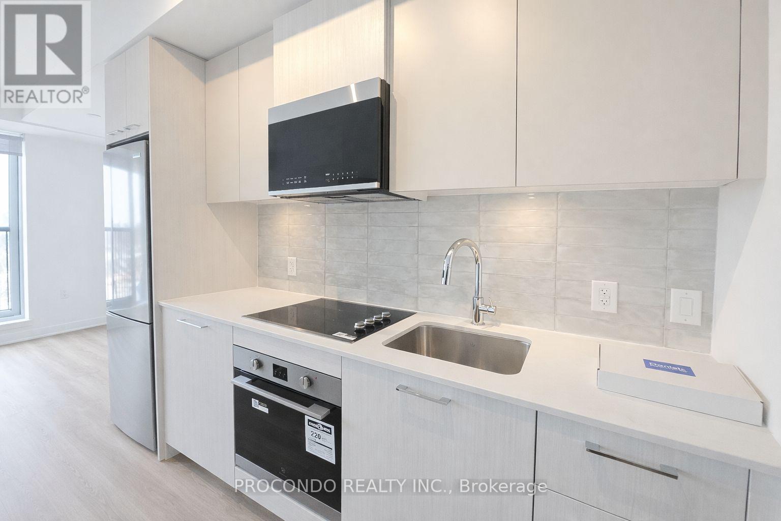 30 Dreamers Way, Toronto, Ontario  M5A 0Y7 - Photo 4 - C12857414