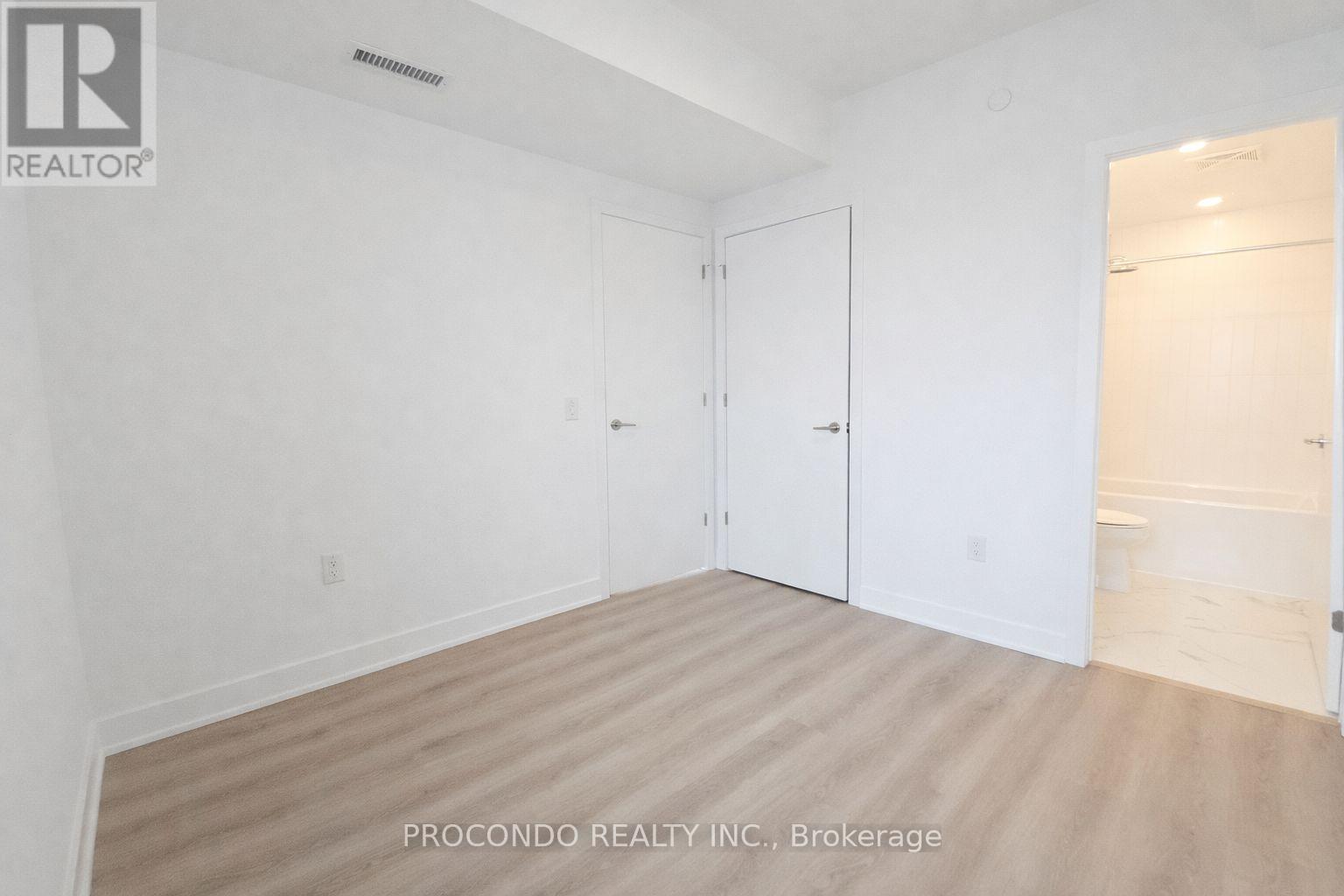 30 Dreamers Way, Toronto, Ontario  M5A 0Y7 - Photo 8 - C12857414