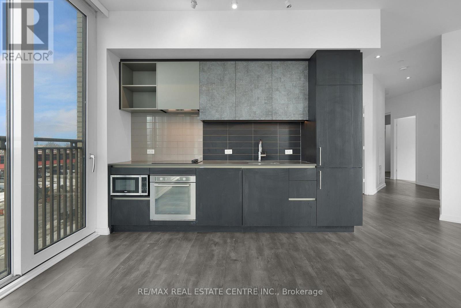 310 - 1000 Portage Parkway, Vaughan, Ontario  L4K 0L1 - Photo 13 - N12857400