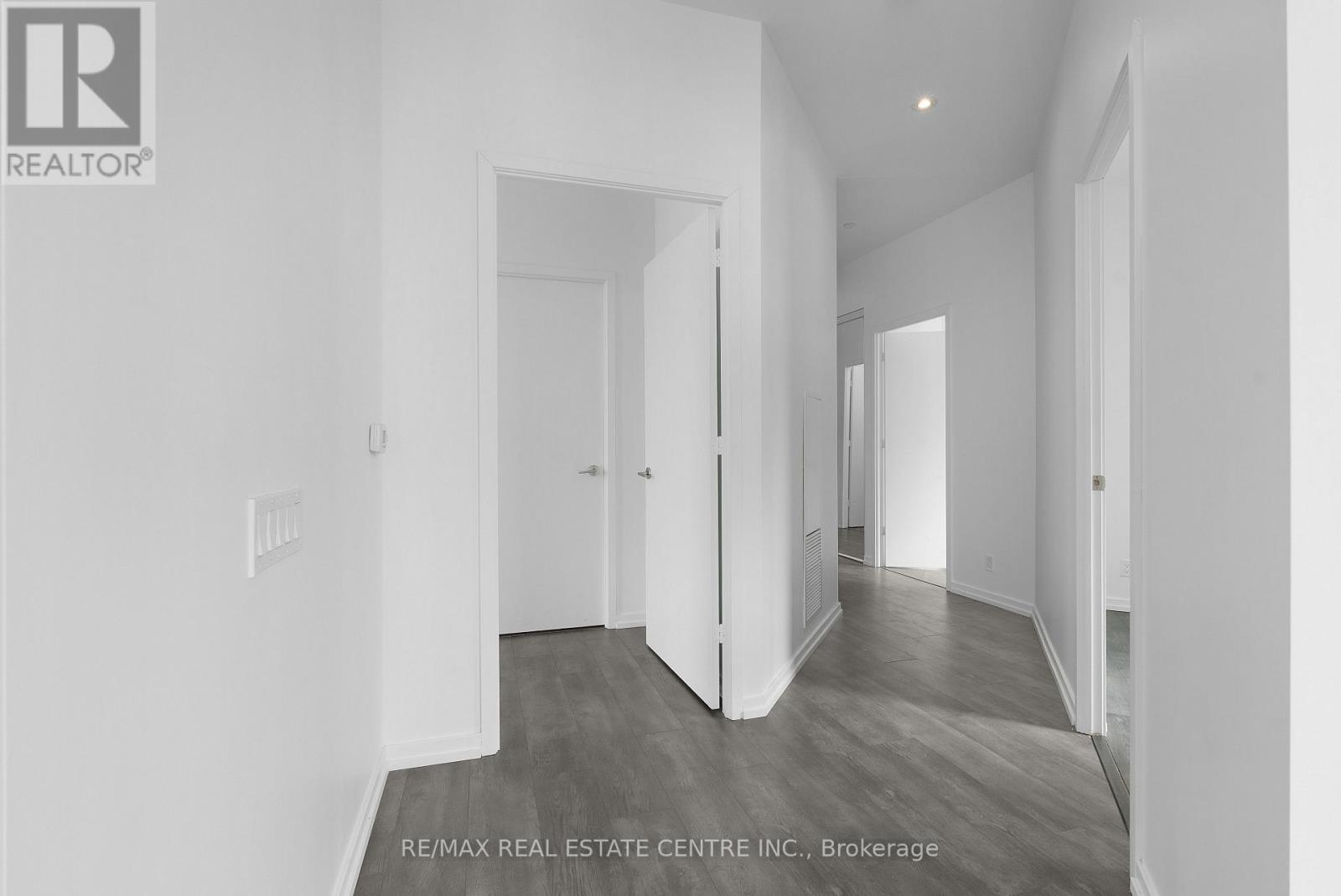 310 - 1000 Portage Parkway, Vaughan, Ontario  L4K 0L1 - Photo 16 - N12857400