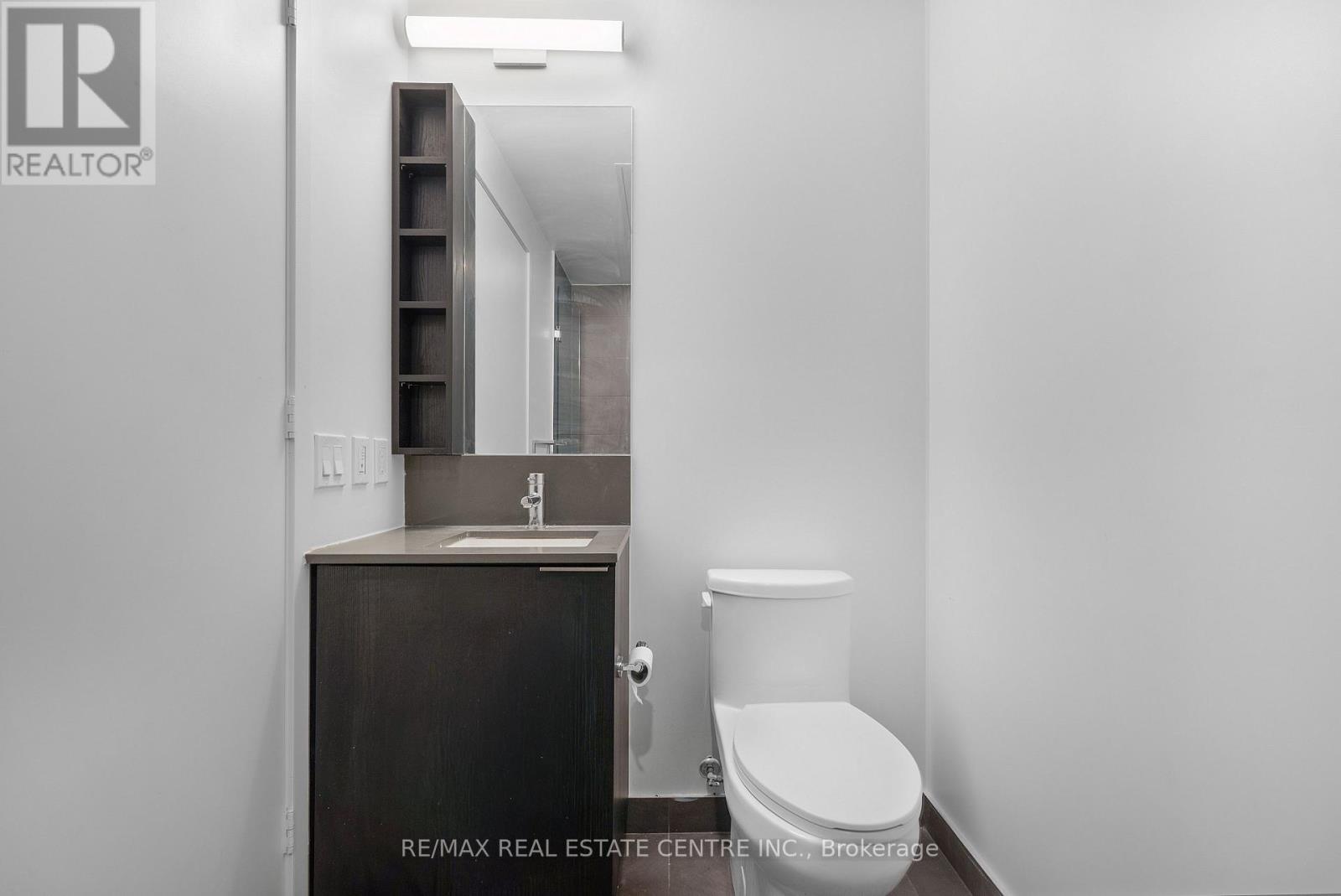 310 - 1000 Portage Parkway, Vaughan, Ontario  L4K 0L1 - Photo 18 - N12857400