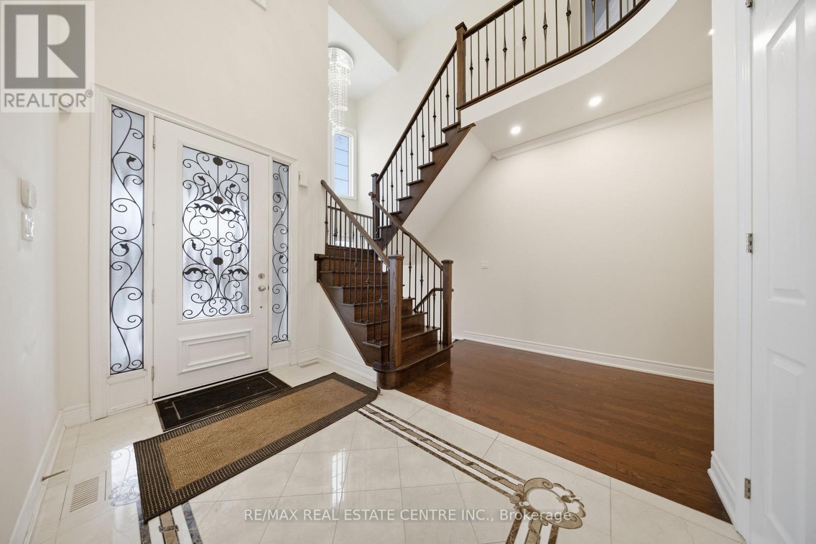 3290 Erin Centre Boulevard, Mississauga, Ontario  L5M 0K9 - Photo 4 - W12857412