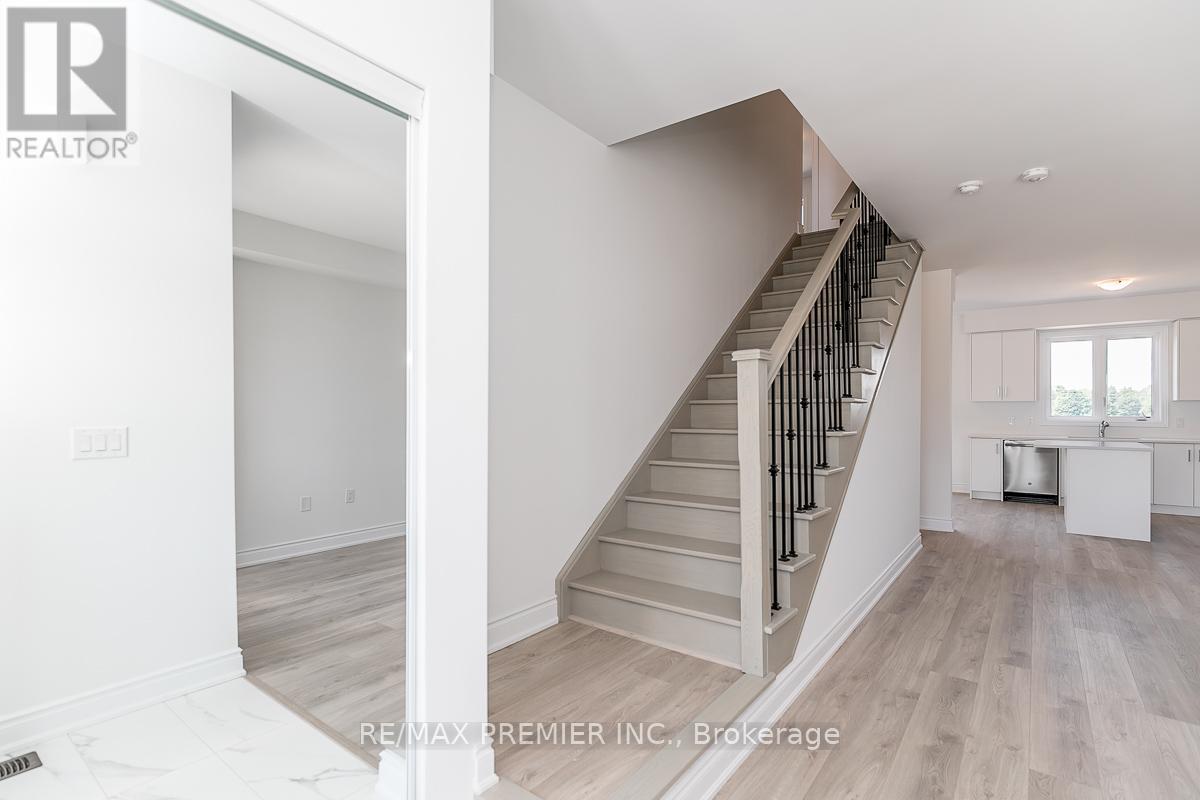 57 Union Boulevard, Wasaga Beach, Ontario  L9Z 0M2 - Photo 5 - S12757132