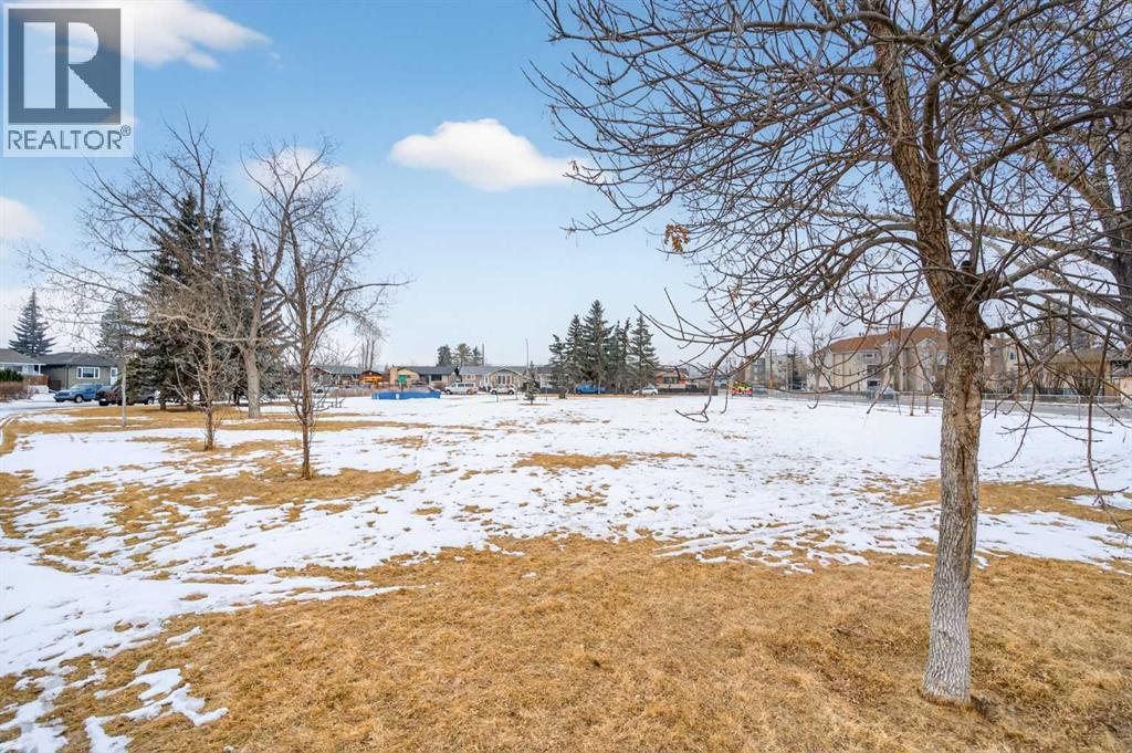 19 Beaupre Crescent Nw, Calgary, Alberta  T3B 2S9 - Photo 3 - A2290158