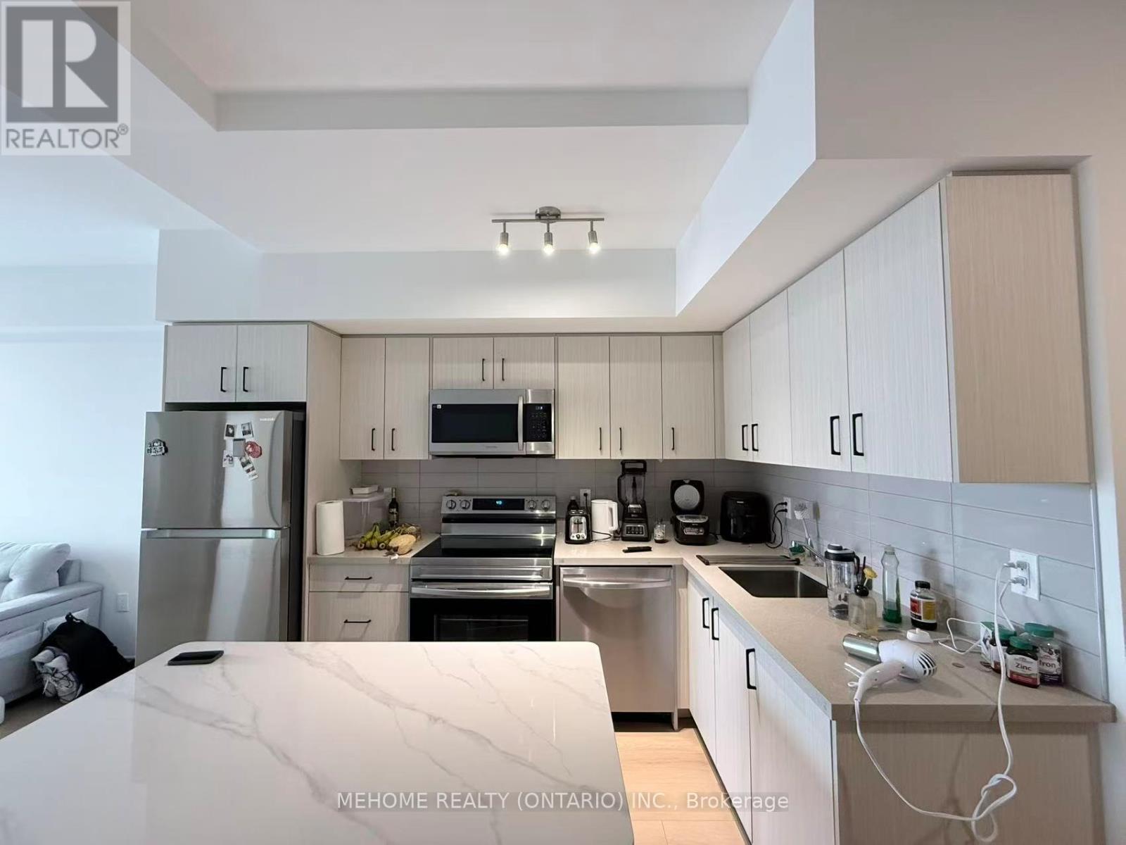 708 - 3421 Sheppard Avenue E, Toronto, Ontario  M1T 0C1 - Photo 3 - E12857436