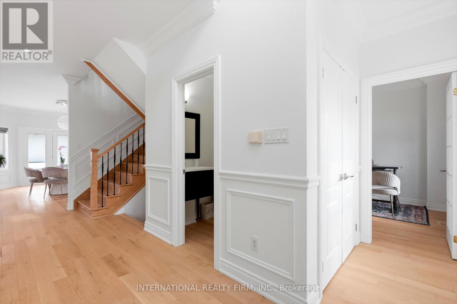 130 Andrews Drive, Bradford West Gwillimbury, Ontario  L0G 1A0 - Photo 5 - N12837738