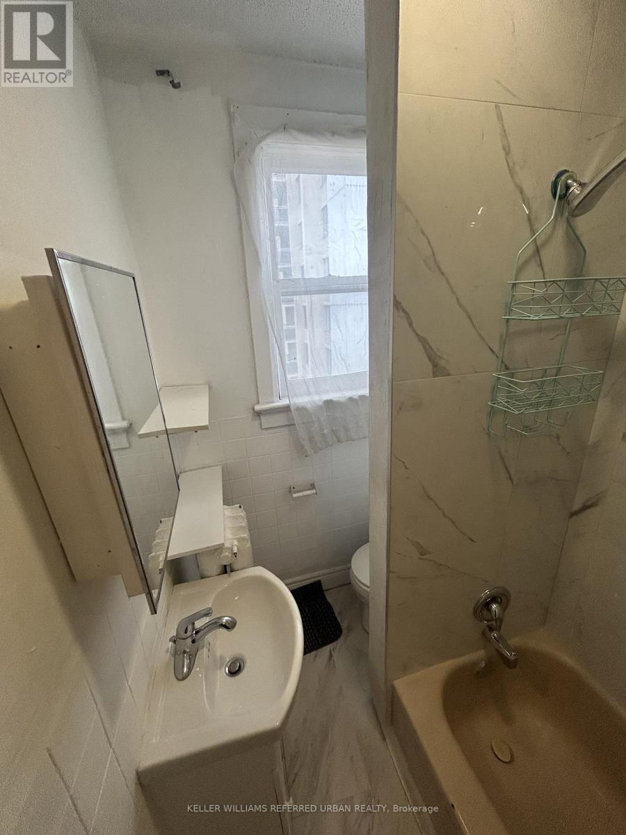 6 - 28 Springhurst Avenue, Toronto, Ontario  M6K 1B3 - Photo 9 - W12857426