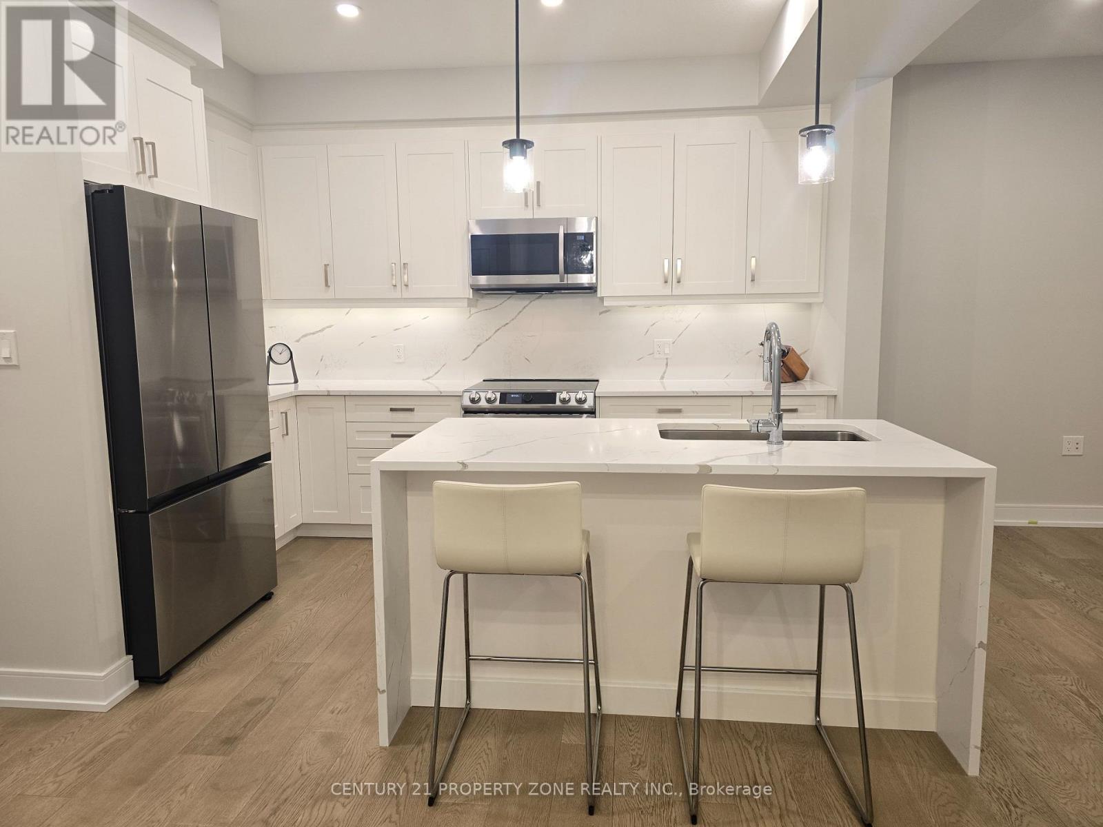 33 - 143 Elgin Street N, Cambridge, Ontario  N1R 5H6 - Photo 2 - X12857434