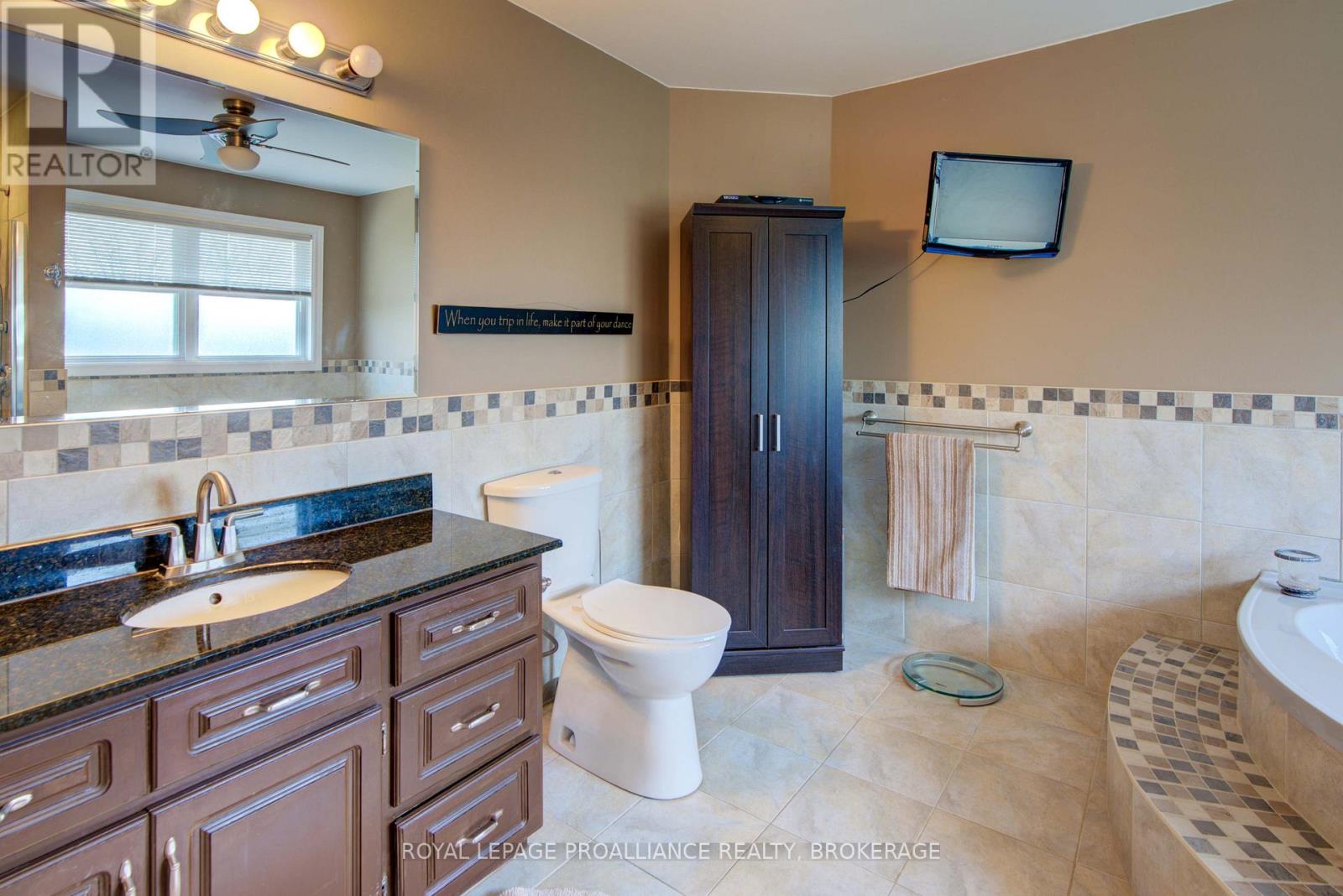 605 Fernmoor Drive, Kingston (East Gardiners Rd), Ontario  K7M 8K5 - Photo 19 - X12850970