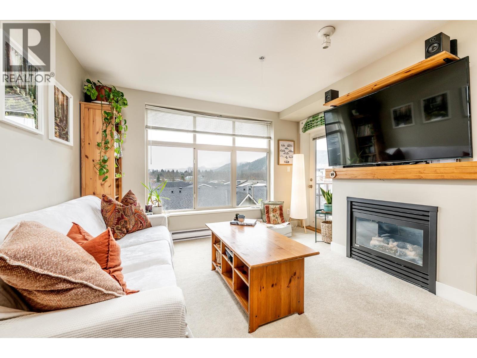 421 1211 Village Green Way, Squamish, British Columbia  V8B 0R7 - Photo 2 - R3097197