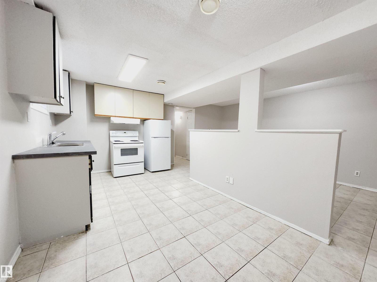 12212-12214 77 St Nw, Edmonton, Alberta  T5B 2G9 - Photo 13 - E4476423