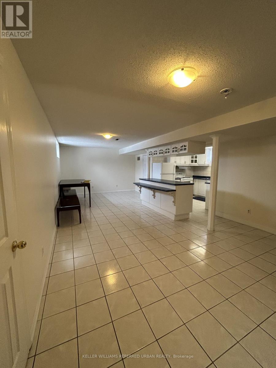 Lower - 8114 Torbram Road, Brampton, Ontario  L6T 4K6 - Photo 5 - W12857446