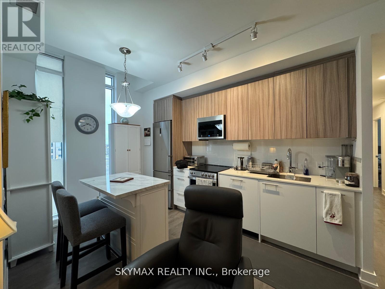 310 - 215 Veterans Drive S, Brampton, Ontario  L7A 5L6 - Photo 8 - W12857448