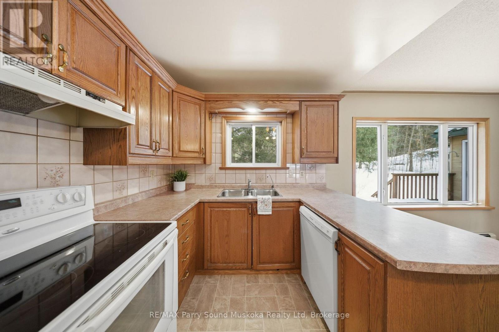 47 Lake Forest Drive, Mcdougall, Ontario  P2A 2W9 - Photo 10 - X12857464