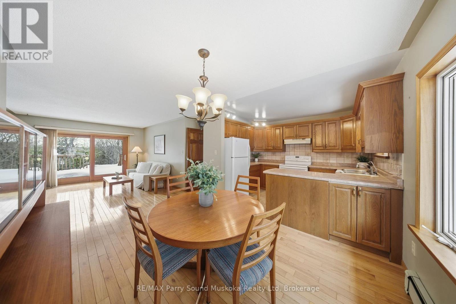 47 Lake Forest Drive, Mcdougall, Ontario  P2A 2W9 - Photo 12 - X12857464