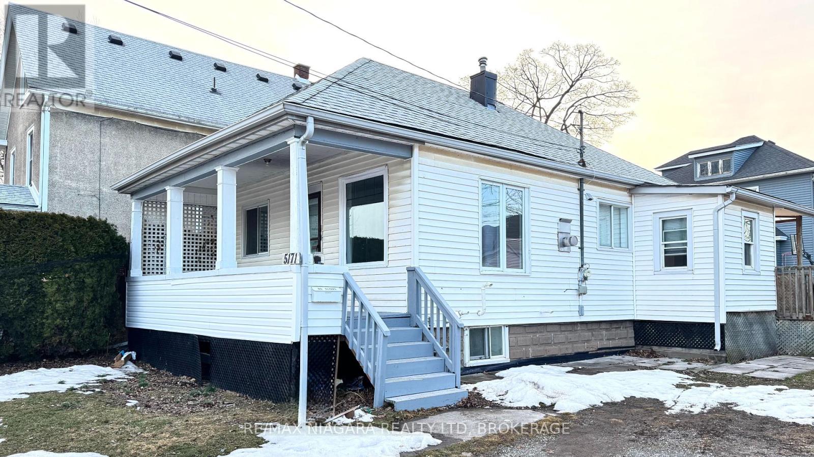 Upper - 5171 Mcglashan Crescent, Niagara Falls, Ontario  L2E 3X2 - Photo 3 - X12857468